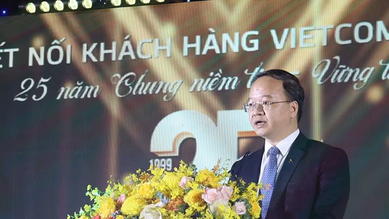 Phó Tổng Giám đốc phụ trách Ban điều hành Vietcombank Lê Quang Vinh phát biểu tại hội nghị.