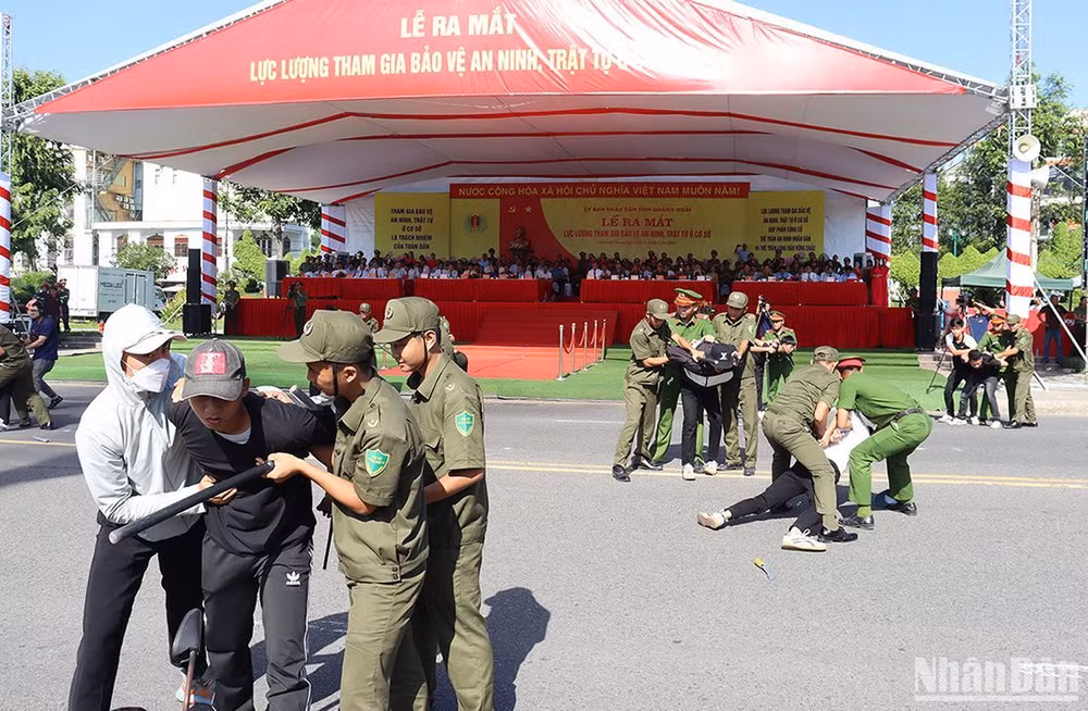 Diễn tập thực binh tình huống tổ chức đánh nhau gây thương tích, gây mất an ninh trật tự có sự tham gia của lực lượng bảo vệ an ninh, trật tự ở cơ sở. 