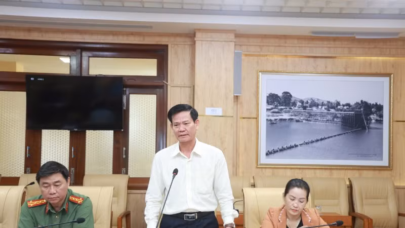 Bí thư Thành ủy Quảng Ngãi Ngô Văn Trọng phát biểu tại phiên họp lần thứ 2 của của Ban Chỉ đạo Tỉnh ủy tổng kết Nghị quyết số 18-NQ/TW.