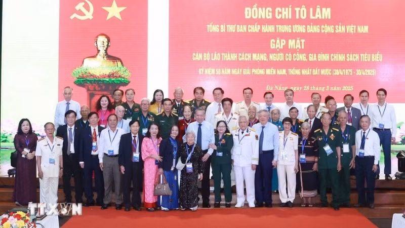 Tổng Bí thư Tô Lâm với các đại biểu. (Ảnh: Thống Nhất/TTXVN)