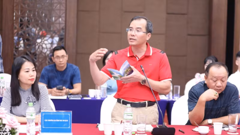 Ông Lương Duy Doanh, Giám đốc Công ty Fivestar Travel chia sẻ về giải pháp để xây dựng sản phẩm du lịch sinh thái huyện Lộc Bình (tỉnh Lạng Sơn). Ông Lương Duy Doanh, Giám đốc Công ty Fivestar Travel chia sẻ về giải pháp để xây dựng sản phẩm du lịch sinh thái huyện Lộc Bình (tỉnh Lạng Sơn).