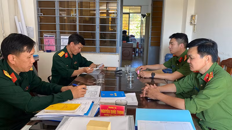 Cơ quan Cảnh sát điều tra Công an tỉnh Gia Lai làm việc với Ban Công binh - Phòng Tham mưu, Bộ Chỉ huy quân sự tỉnh.