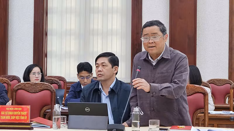 Đại diện Ủy ban kiểm tra Tỉnh ủy phát biểu đóng góp ý kiến
