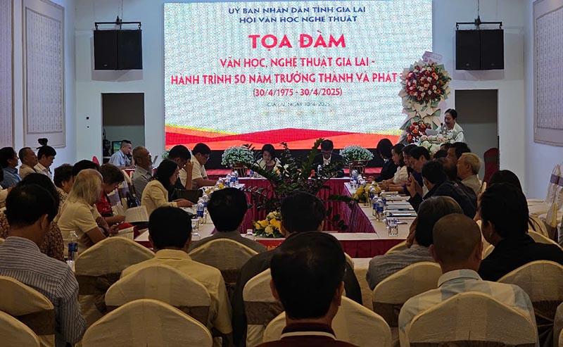 Quang cảnh buổi tọa đàm.