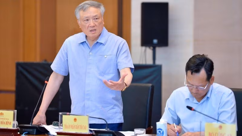 Chánh án Tòa án nhân dân tối cao Nguyễn Hòa Bình phát biểu.