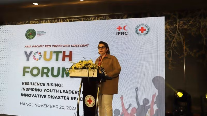 Phó Chủ tịch Hiệp Hội Chữ thập đỏ-Trăng lưỡi liềm đỏ quốc tế Maha Barjas Hamoud Al Barjas phát biểu.