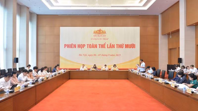 Toàn cảnh phiên họp.