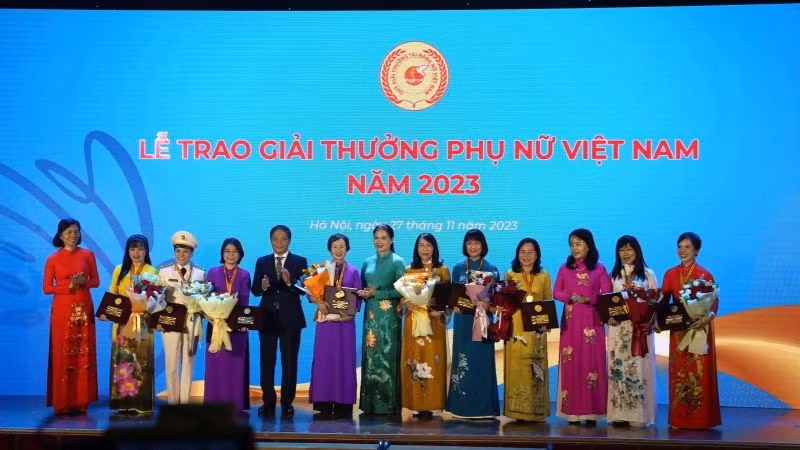 Vinh danh các tập thể, cá nhân đạt Giải thưởng Phụ nữ Việt Nam năm 2023.
