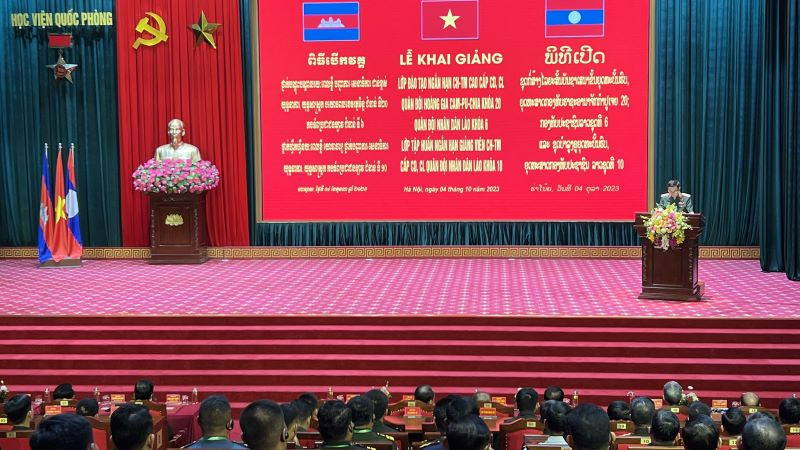 Quang cảnh buổi lễ khai giảng.
