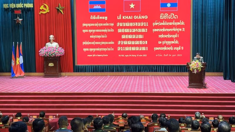 Quang cảnh buổi lễ khai giảng.