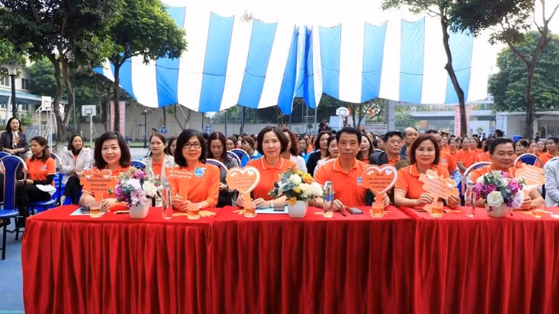 Các đại biểu tham gia hưởng ứng Tháng hành động vì bình đẳng giới. 