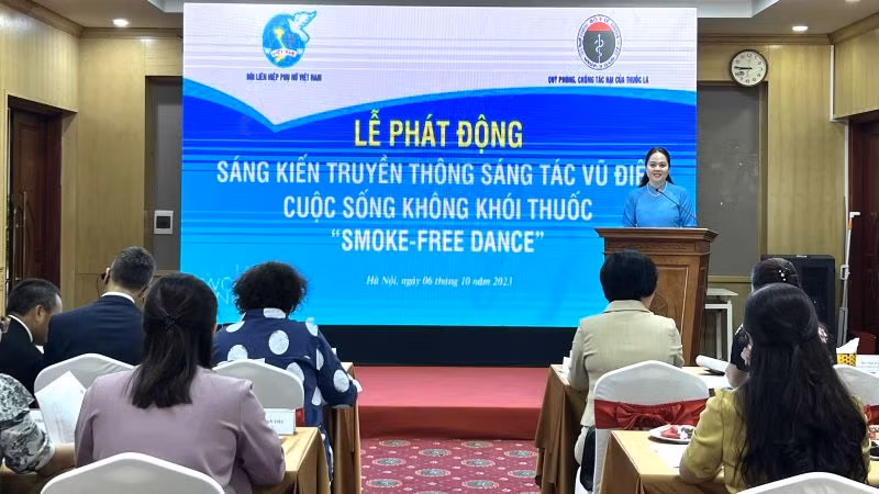 Quang cảnh buổi lễ phát động. 