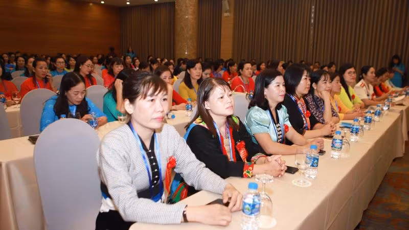 Chủ tịch Hội Phụ nữ cơ sở giỏi toàn quốc năm 2023 tham dự chương trình.