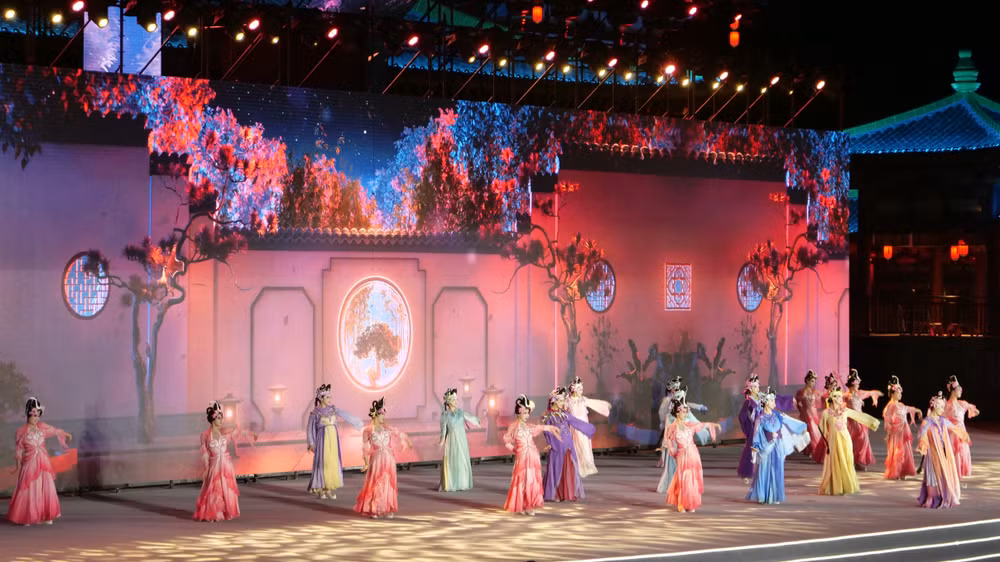 Một tiết mục văn nghệ tại lễ khai mạc.