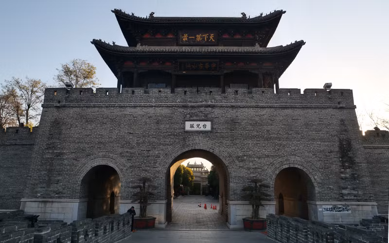 [Ảnh] Độc đáo thành cổ Đài Nhi Trang nằm bên Đại vận hà ở Trung Quốc ảnh 1