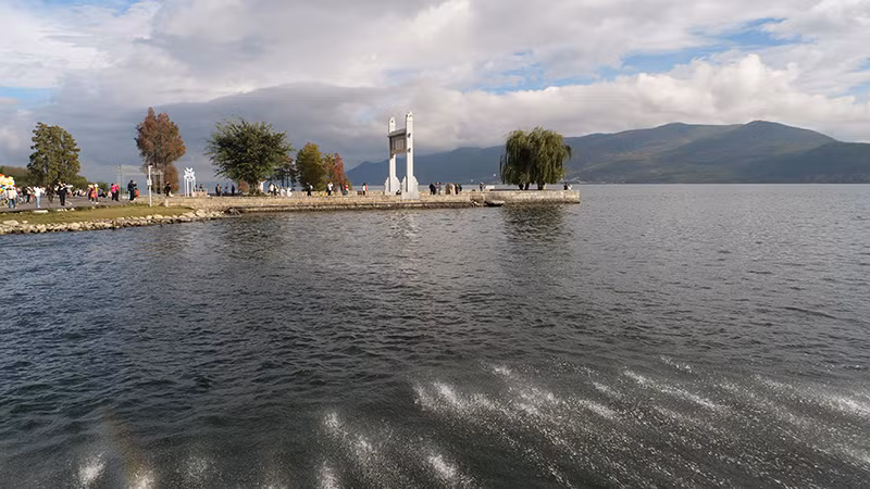 Một góc hồ Nhĩ Hải.