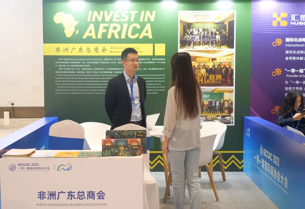 Một gian hàng giới thiệu thông tin đầu tư.