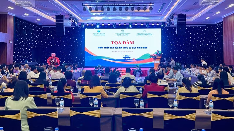 Quang cảnh buổi Tọa đàm.