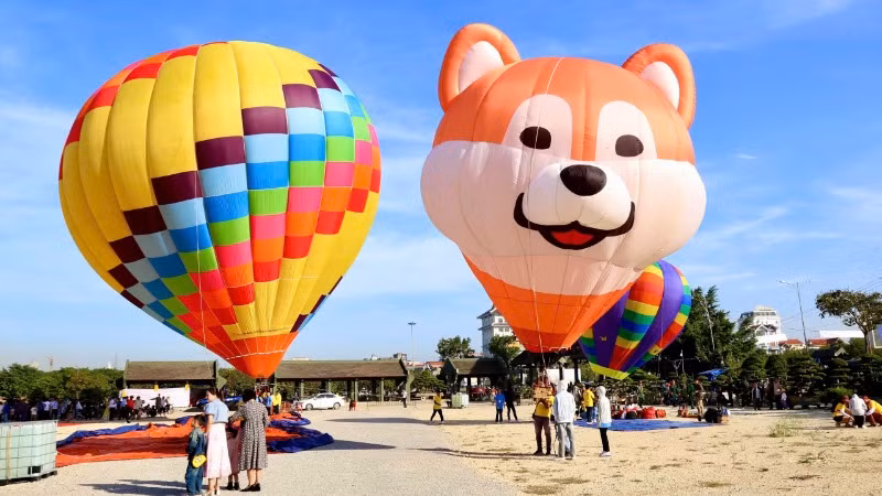 Ninh Bình đang ngày càng khẳng định vị thế, trở thành điểm đến không thể bỏ qua của du khách trong và ngoài nước. (Ảnh: MINH ĐƯỜNG)