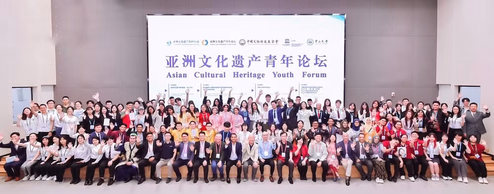 20 đội của vòng chung kết chụp ảnh lưu niệm cùng ban giám khảo, ban tổ chức cuộc thi.