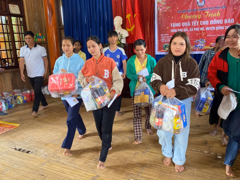 Trong điều kiện còn khó khăn, nhưng người dân vùng cao thôn Phú Hải, xã Phú Mỡ luôn đoàn kết, vươn lên, ổn định chính trị, đảm bảo trật tự an toàn xã hội buôn làng.