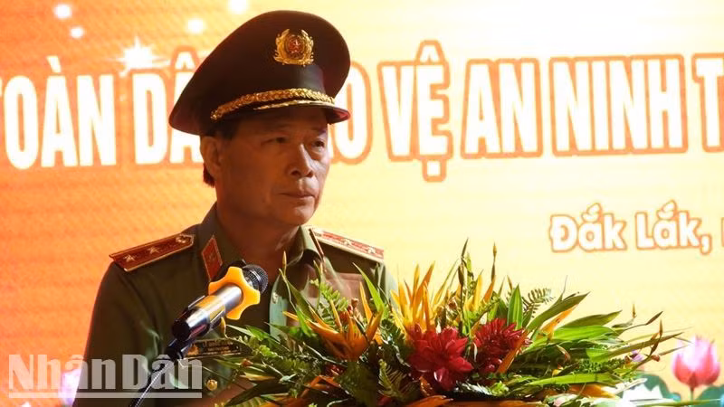 Trung tướng Lê Quốc Hùng, Thứ trưởng Công an, Trưởng Ban chỉ đạo thực hiện phong trào Toàn dân bảo vệ an ninh Tổ quốc"Trung ương phát biểu tại Ngày hội.