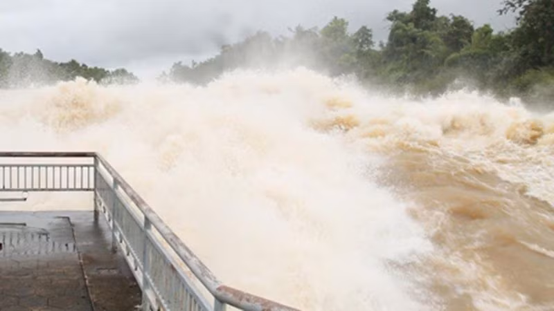 Hồ Ea Súp Thượng xả tràn vào tháng 8/2022. (Ảnh minh họa)