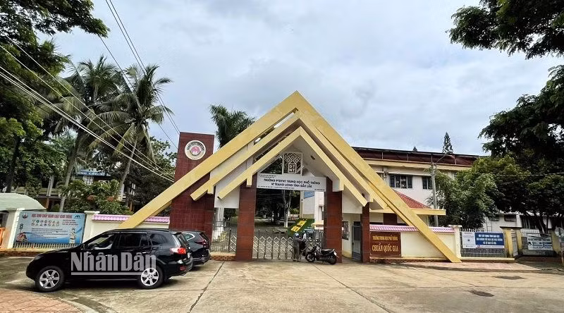 Trường Trung học phổ thông Dân tộc nội trú N’Trang Lơng, tỉnh Đắk Lắk.