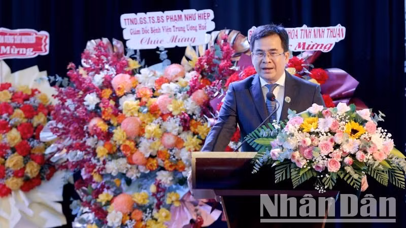 Phó Giáo sư, Tiến sĩ, bác sĩ Ngô Quốc Đạt, Hiệu trưởng Trường đại học Y Dược Thành phố Hồ Chí Minh bày tỏ niềm tin về định hướng phát triển của Bệnh viện đa khoa Thiện Hạnh trong tương lai.