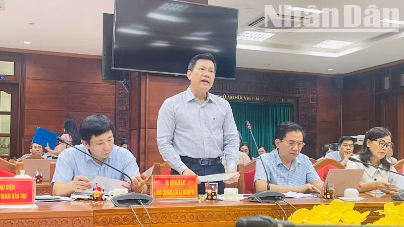 Phó Giám đốc Sở Y tế tỉnh Đắk Lắk Hoàng Nguyên Duy thông tin tại buổi họp báo.