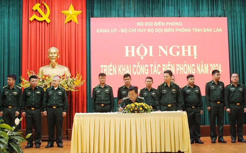 Các cơ quan, đơn vị trong Bộ đội Biên phòng tỉnh Đắk Lắk ký kết thực hiện tốt các nội dung phong trào thi đua quyết thắng năm 2024.