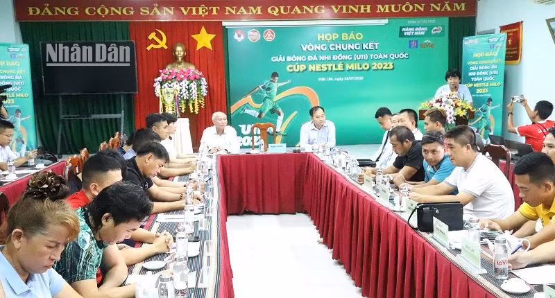 Ban tổ chức giải tổ chức họp báo thông tin về Vòng chung kết Giải Bóng đá nhi đồng (U11) toàn quốc - Cúp Nestlé MILO 2023.