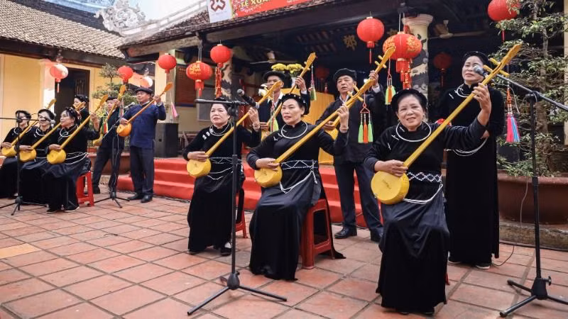 Hòa cùng không khí Lễ Tế Xuân năm nay có các làn điệu Then, đàn Tính của dân tộc Tày, Nùng sinh sống trên địa bàn.