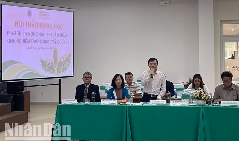 Ông Nguyễn Khắc Hiển, Chi cục Trưởng Chi cục Trồng trọt và Bảo vệ thực vật tỉnh Đắk Lắk tham luận tại Hội thảo.