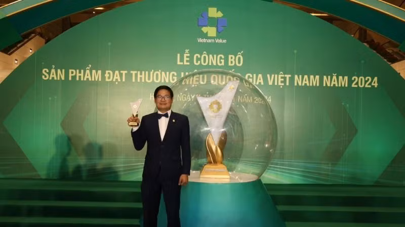 Ông Lê Đức Huy, Chủ tịch Hội đồng thành viên kiêm Tổng Giám đốc Công ty trách nhiệm hữu hạn Một thành viên xuất nhập khẩu 2-9 Đắk Lắk tham dự lễ công bố các sản phẩm đạt Thương hiệu quốc gia Việt Nam lần thứ 9 năm 2024.