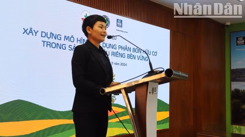 Bà Trần Ngọc Thanh Trúc, Tổng Giám đốc Công ty trách nhiệm hữu hạn Yara Việt Nam phát biểu tại buổi lễ.