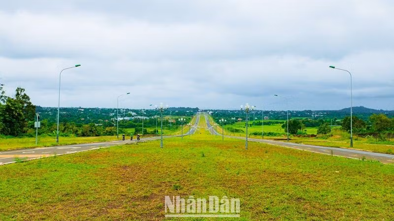 Tuyến đường này được tỉnh Đắk Lắk đặt tên là đường Võ Nguyên Giáp.