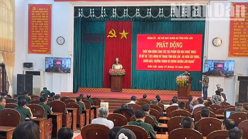 Quang cảnh buổi lễ phát động.