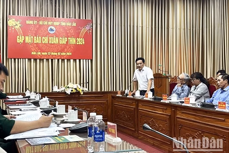 Phó Giám đốc Sở Thông tin và Truyền thông tỉnh Đắk Lắk Nguyễn Quốc Hiệp phát biểu tại buổi gặp mặt.