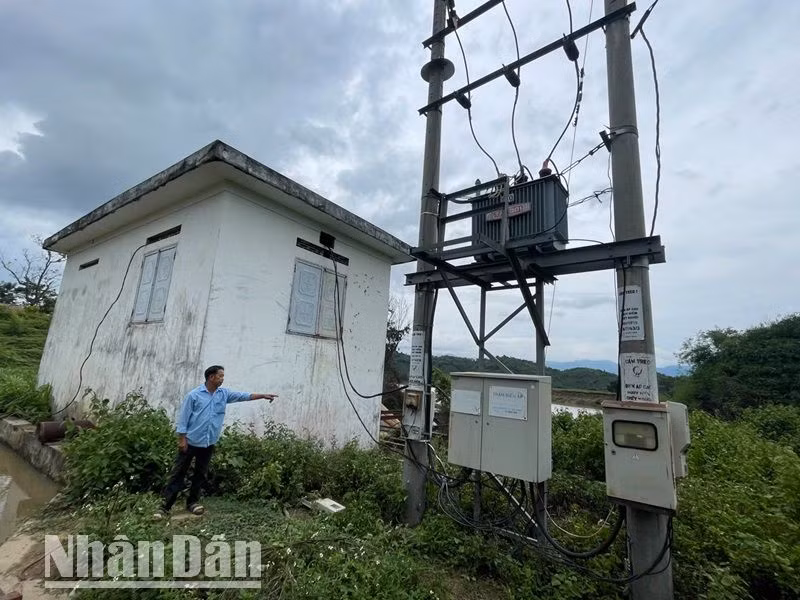 Người dân buôn Krông, xã Dur Kmăl cho biết, chiều 29/5, Trạm bơm T151 của Hợp tác xã dịch vụ nông nghiệp Thanh Bình nằm trên địa bàn ngừng hoạt động do không có điện.