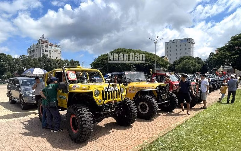 Các loại xe đua địa hình lần đầu xuất hiện tại thành phố Buôn Ma Thuột.