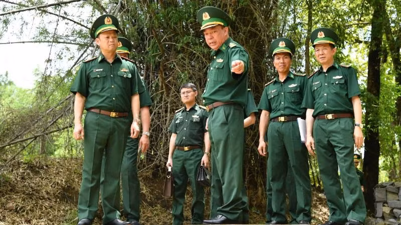 Đoàn công tác đến thăm Khu di tích lịch sử quốc gia đặc biệt Bến phà vượt sông Sêrêpốk.