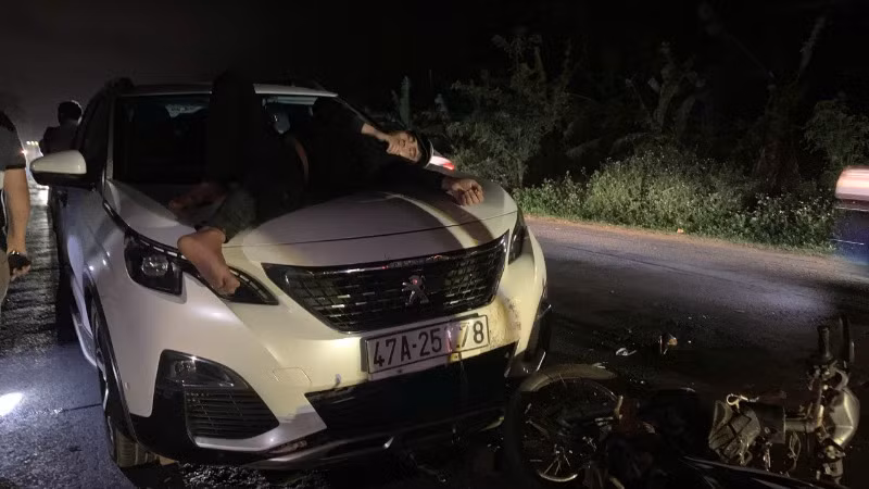 Một nạn nhân bị thương tại hiện trường.