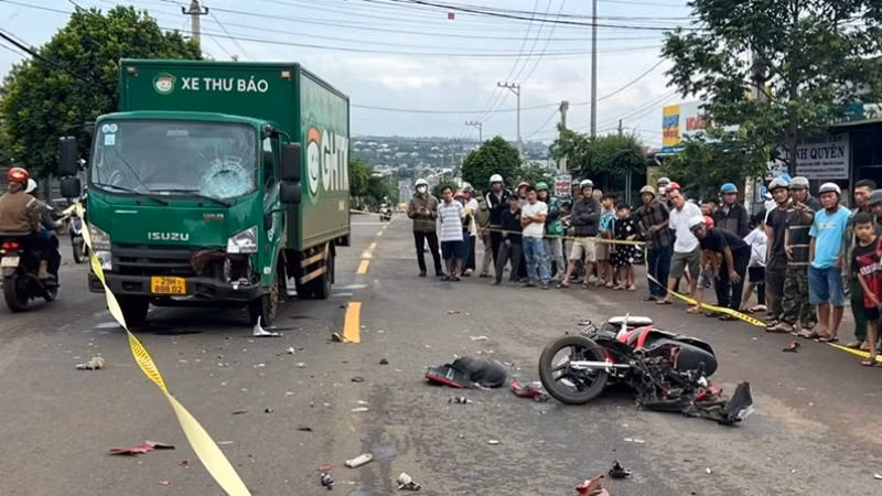 Tình hình tai nạn giao thông trên địa bàn tỉnh Đắk Lắk vẫn diễn biến phức tạp. Tình hình tai nạn giao thông trên địa bàn tỉnh Đắk Lắk vẫn diễn biến phức tạp.