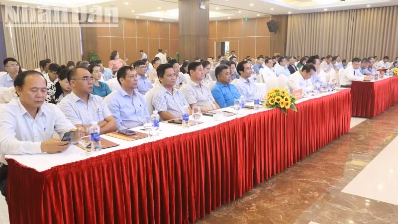 Các đại biểu dự lễ kỷ niệm.