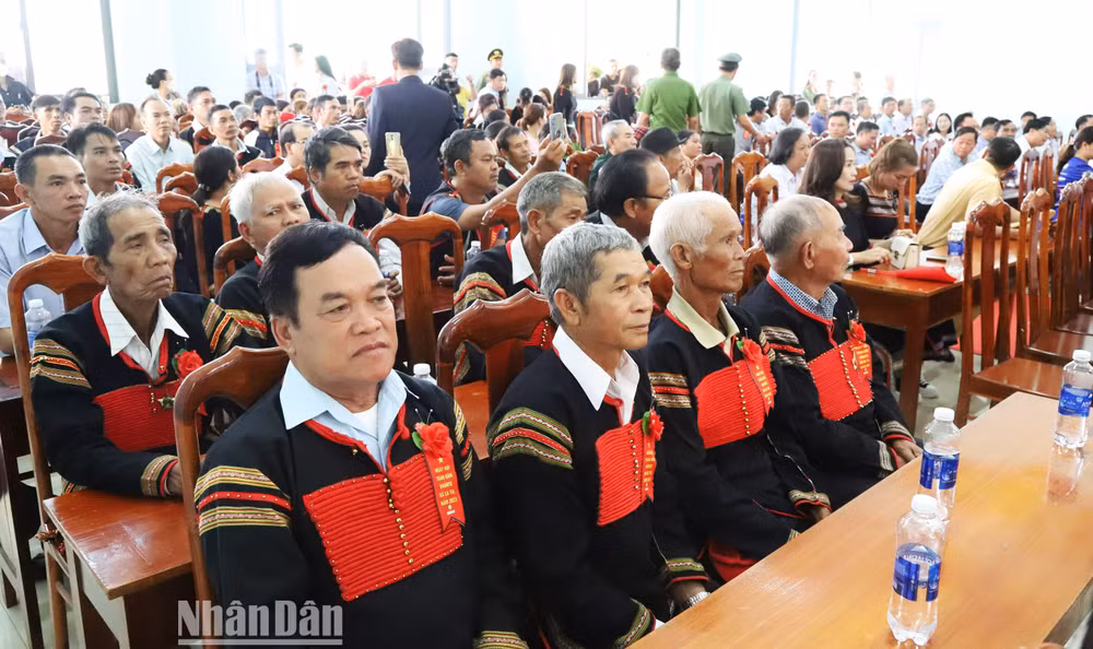 Đồng bào các dân tộc xã Ea Tul dự Ngày hội "Toàn dân bảo vệ an ninh Tổ quốc" năm 2023.