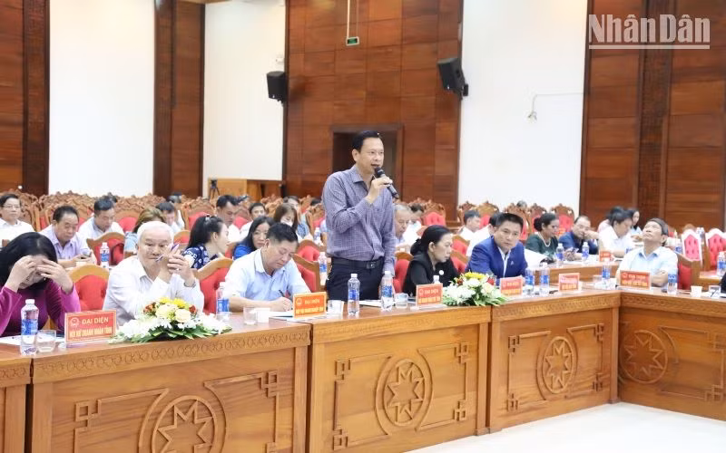 Ông Phạm Đông Thanh, Chủ tịch Hội doanh nhân trẻ thành phố Buôn Ma Thuột nêu những khó khăn, vướng mắc đối với doanh nghiệp tại hội nghị đối thoại.