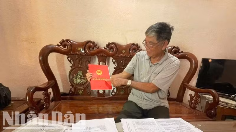 Hiện nay, ông Đinh Xuân Tửu vẫn giữ Giấy chứng nhận quyền sử dụng đất thửa đất 227b, nhưng Ủy ban nhân dân huyện Ea Súp đã cấp đất tái định cư và Giấy chứng nhận quyền sử dụng đất cho 4 hộ dân khác chồng lên thửa đất 227b.