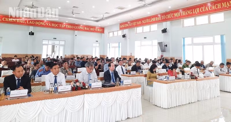 Các đại biểu dự hội nghị.