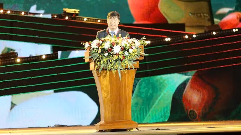 Phó Chủ tịch Ủy ban nhân dân tỉnh Đắk Lắk Nguyễn Thiên Văn phát biểu tại Vòng chung kết Hội thi Nhà nông đua tài năm 2025.